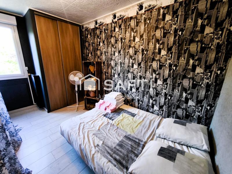 Appartement - 85 m² - 5 pièces