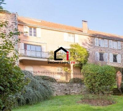 Maison - 243 m² - 9 pièces