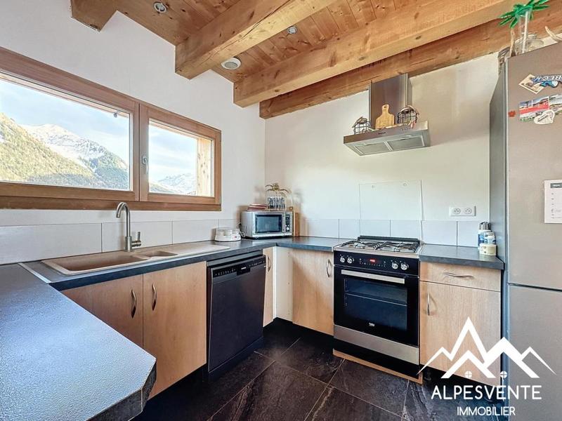 Châlet - 285 m² - 10 pièces