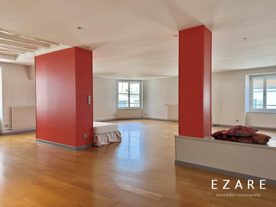 Appartement - 216 m² - 5 pièces