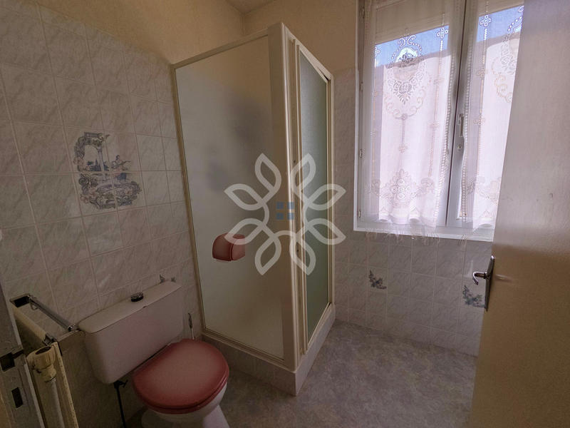 Propriété - 160 m² - 9 pièces