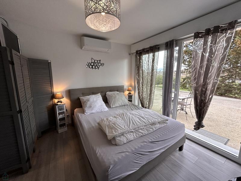 Villa - 300 m² - 13 pièces