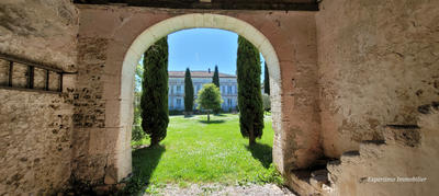 Propriété - 455 m² - 15 pièces