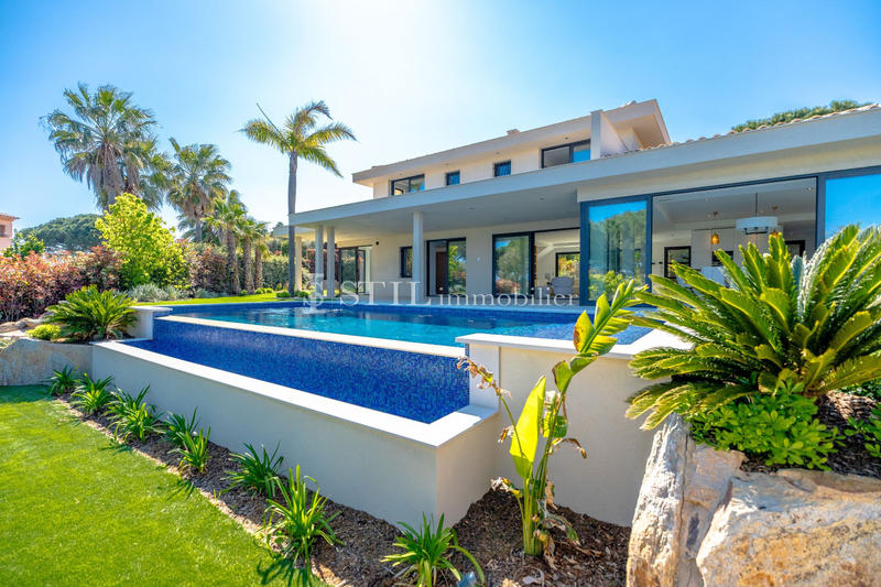 Villa - 370 m² - 6 pièces