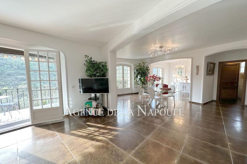 Maison - 180 m² - 6 pièces