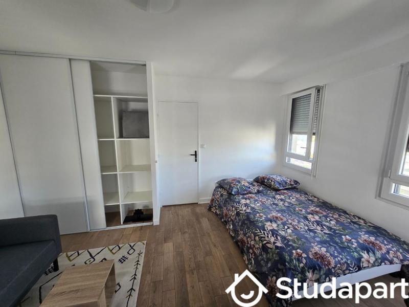 Chambre - 9 m² - 1 pièce