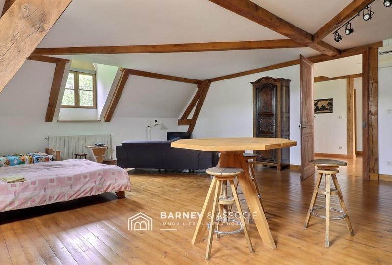 Maison - 440 m² - 12 pièces