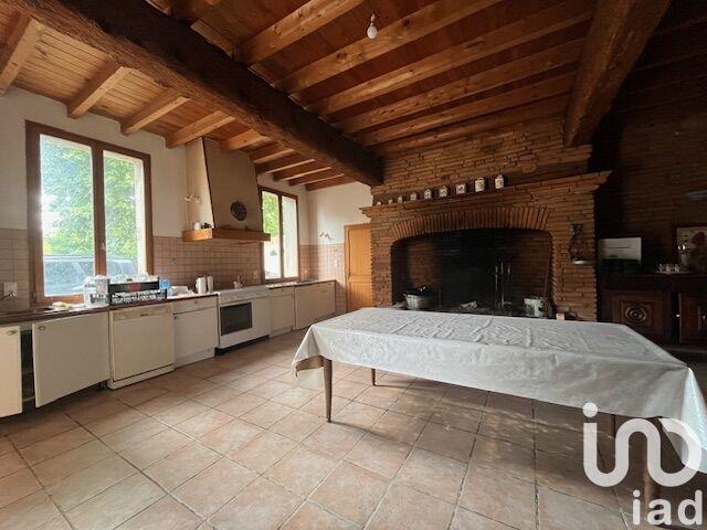 Maison - 280 m² - 10 pièces