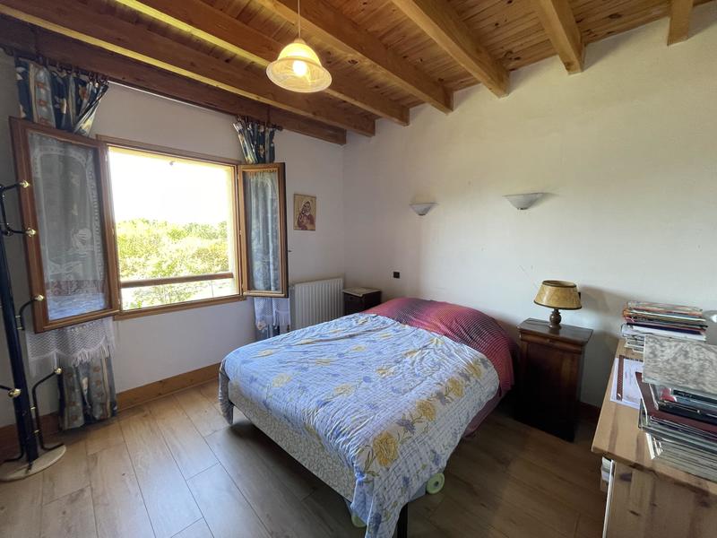 Corps de ferme - 300 m² - 10 pièces