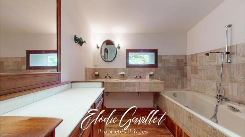 Demeure - 462 m² - 21 pièces