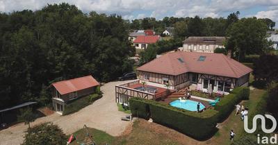 Maison - 397 m² - 16 pièces