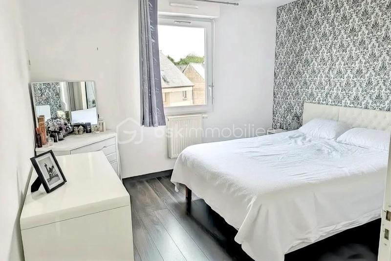 Maison traditionnelle - 109 m² - 6 pièces