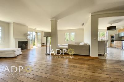 Maison - 190 m² - 7 pièces