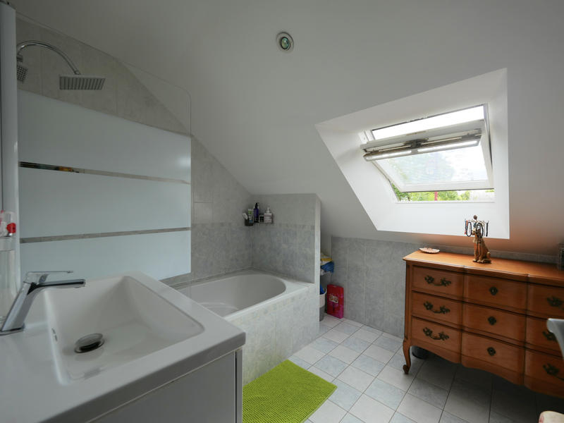 Maison - 98 m² - 5 pièces