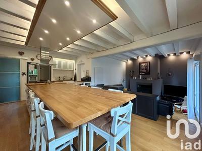 Maison - 237 m² - 11 pièces