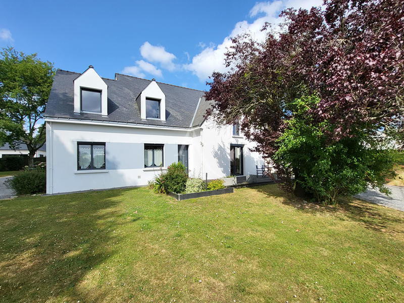 Maison - 180 m² - 7 pièces