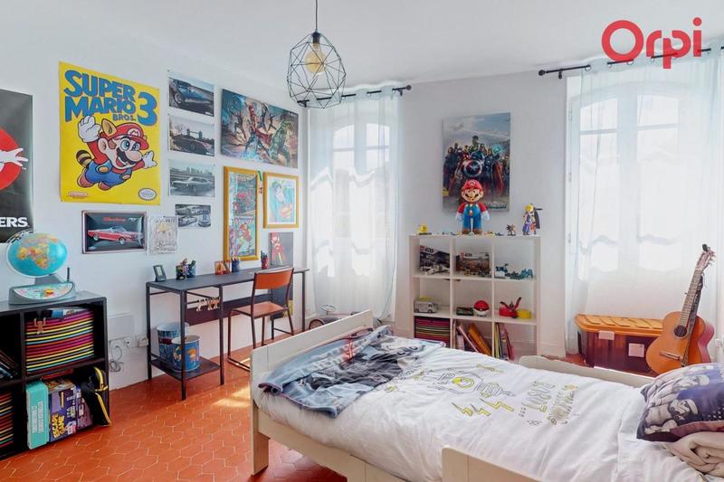 Maison - 245 m² - 6 pièces