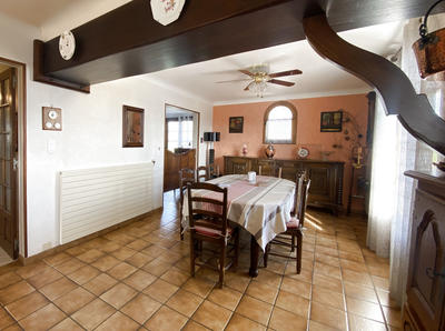 Maison - 220 m² - 10 pièces