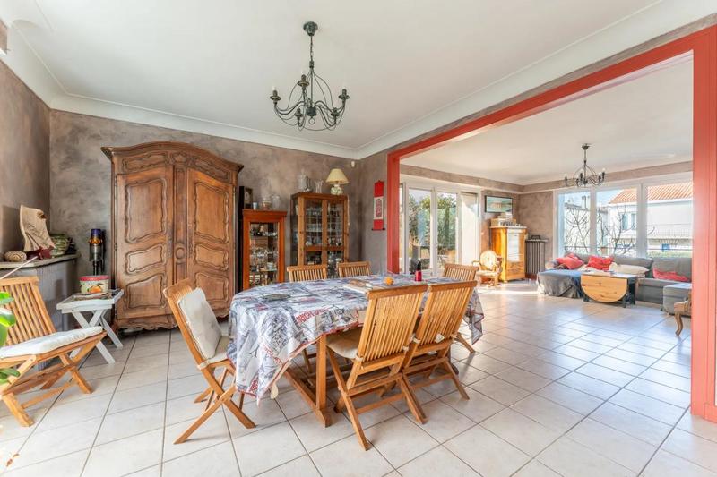 Maison bourgeoise - 252 m² - 8 pièces