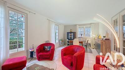Maison - 92 m² - 5 pièces