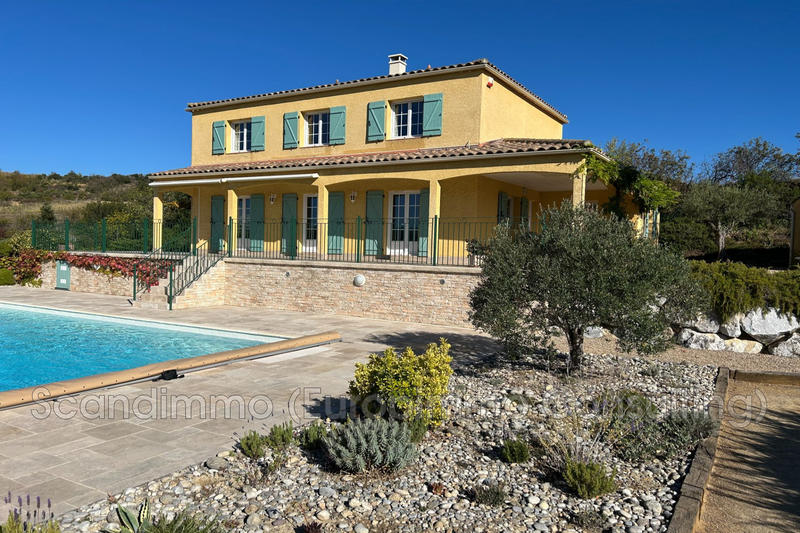 Maison - 190 m² - 5 pièces