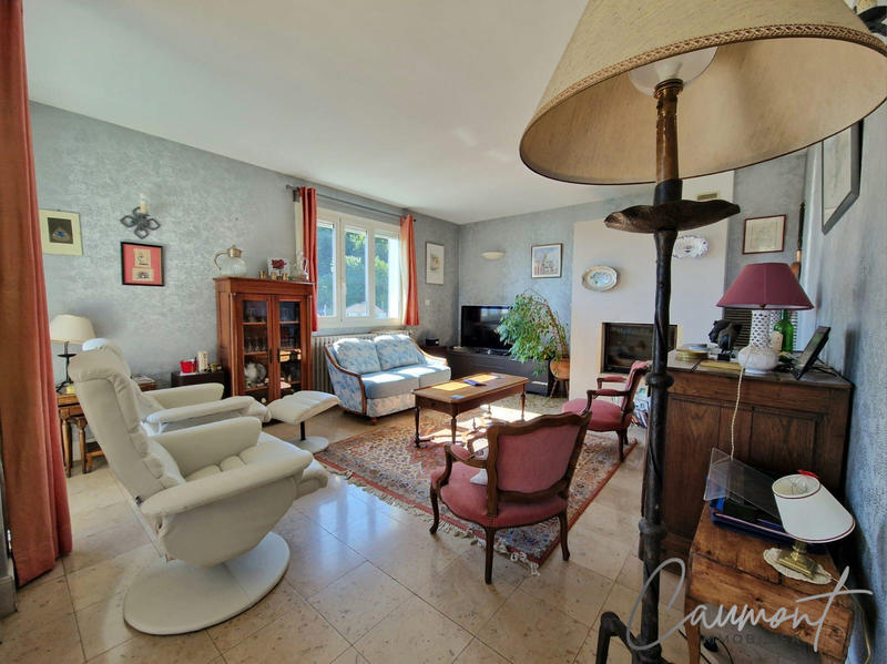 Maison - 262 m² - 9 pièces