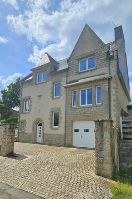 Maison - 174 m² - 7 pièces