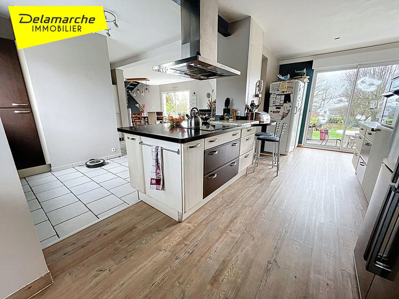 Maison - 202 m² - 10 pièces