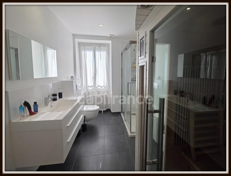 Maison bourgeoise - 266 m² - 10 pièces