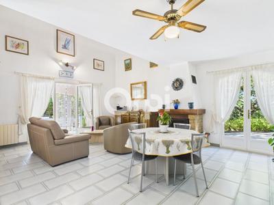 Maison - 199 m² - 5 pièces