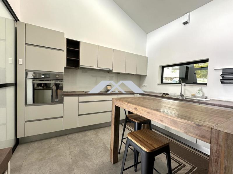 Villa - 200 m² - 7 pièces