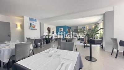 Maison - 461 m² - 10 pièces