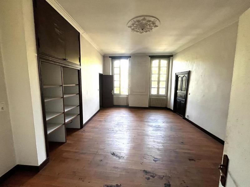 Maison - 260 m² - 12 pièces