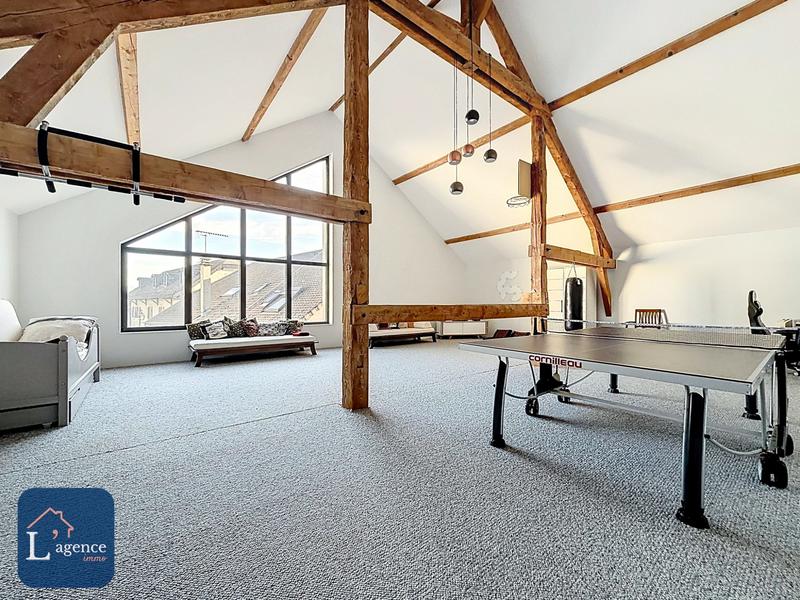 Maison contemporaine - 607 m² - 9 pièces