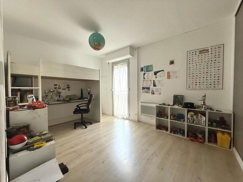 Appartement - 110 m² - 4 pièces