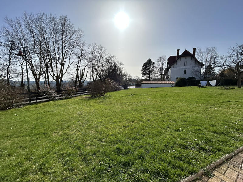 Maison - 178 m² - 7 pièces