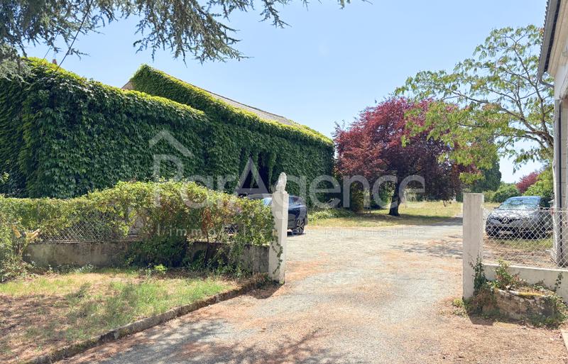 Maison - 253 m² - 14 pièces