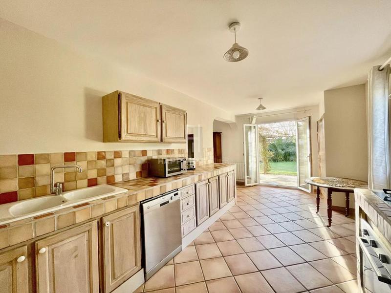 Maison - 211 m² - 7 pièces