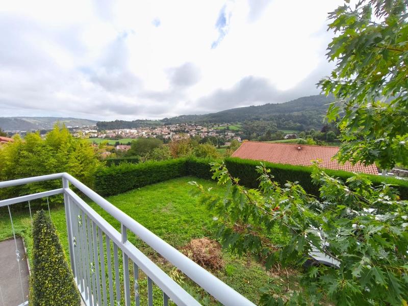 Maison - 219 m² - 7 pièces