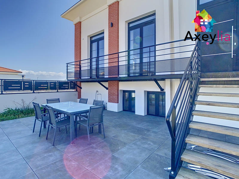 Loft - 278 m² - 5 pièces