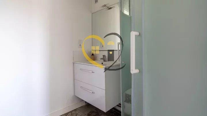 Appartement - 99 m² - 5 pièces