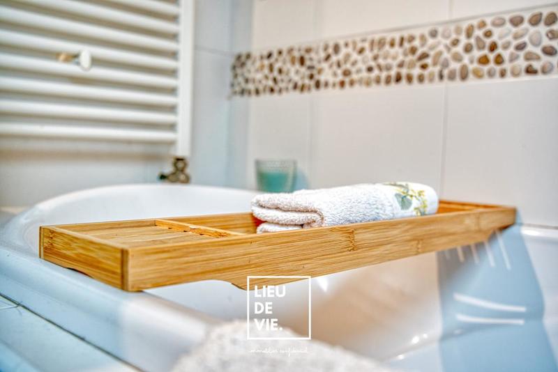 Maison ancienne - 210 m² - 8 pièces