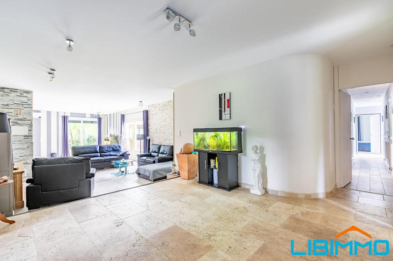 Maison - 257 m² - 8 pièces