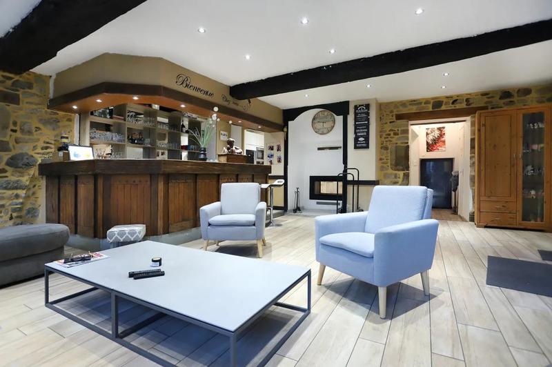 Maison - 324 m² - 8 pièces