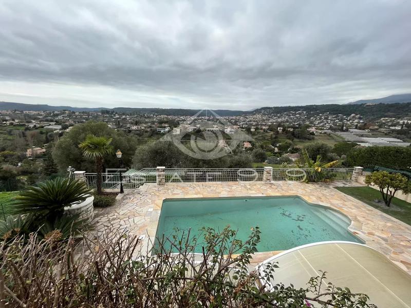 Villa - 181 m² - 7 pièces