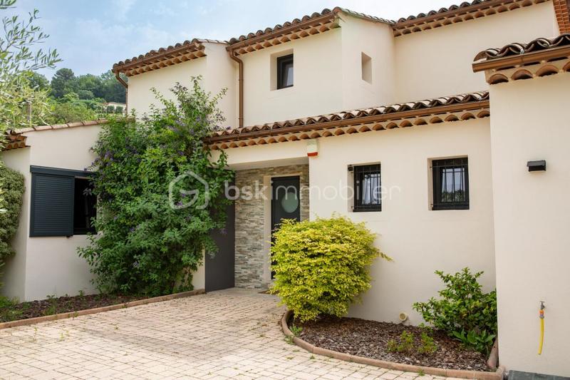 Demeure - 262 m² - 7 pièces