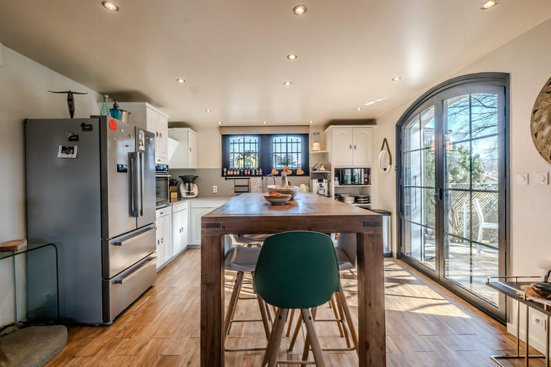 Maison - 206 m² - 7 pièces