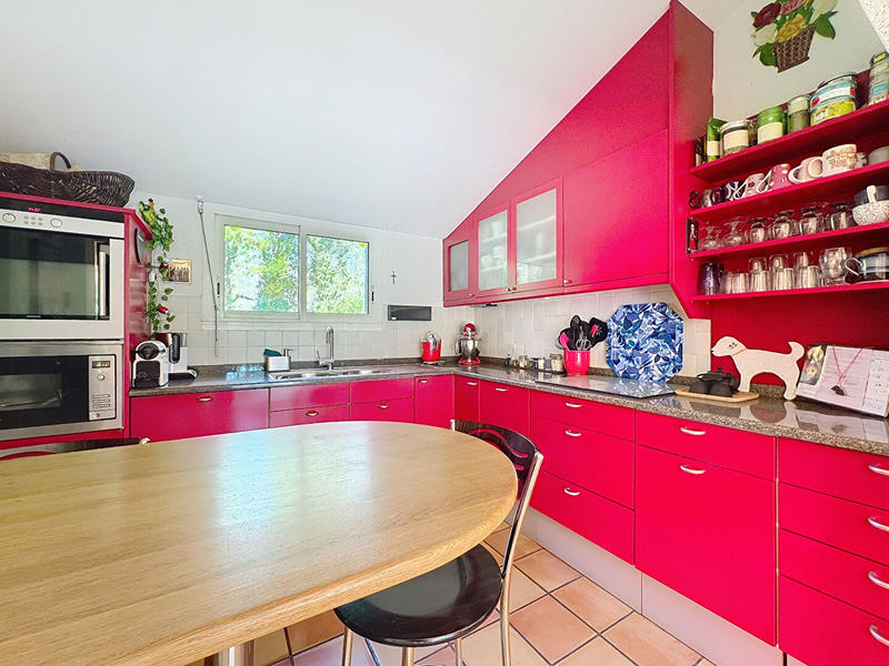 Maison - 232 m² - 7 pièces