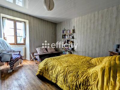 Maison - 205 m² - 10 pièces