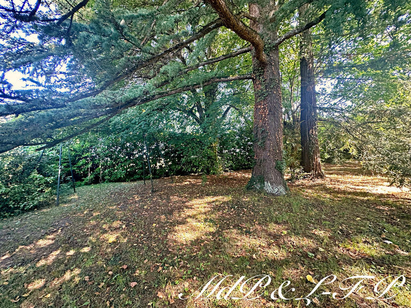 Maison - 241 m² - 7 pièces